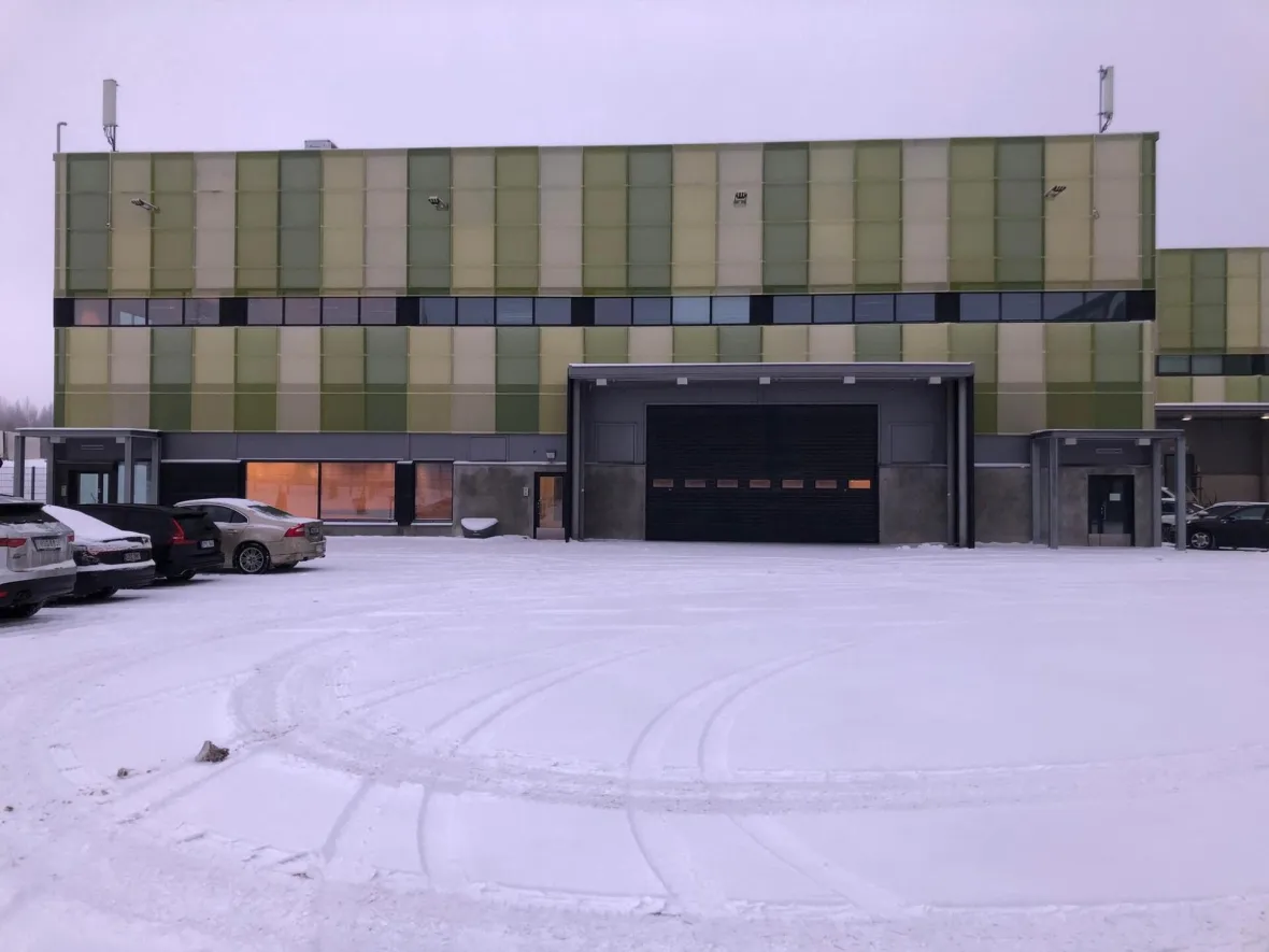Tahkotie3