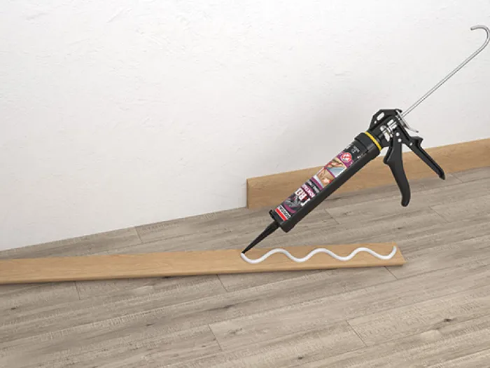 Bonding of skirting boards and ornaments
